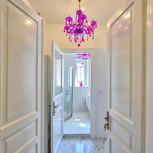 Collins Amethyst Center Apartment